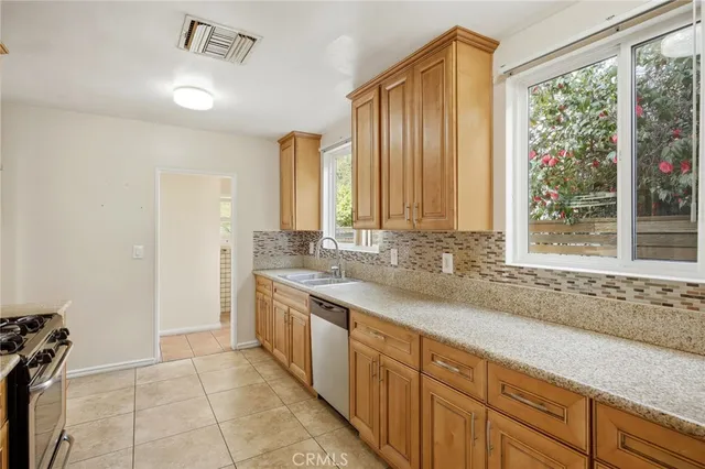 $850,000 | 7108 Mammoth Avenue, Van Nuys, CA 91405