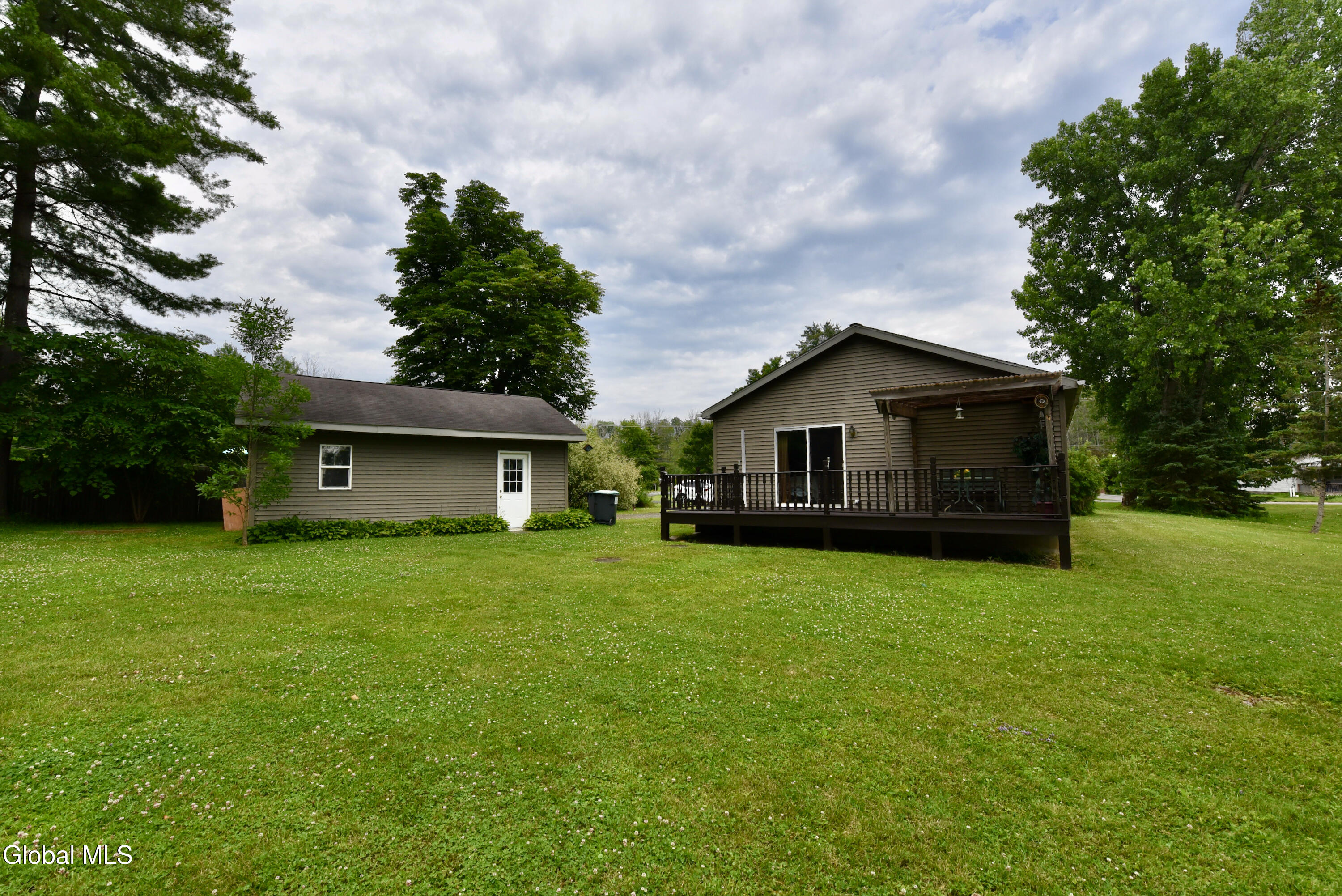 1252 Midline Road Amsterdam, NY 12010 - Photo 5 of 31 44