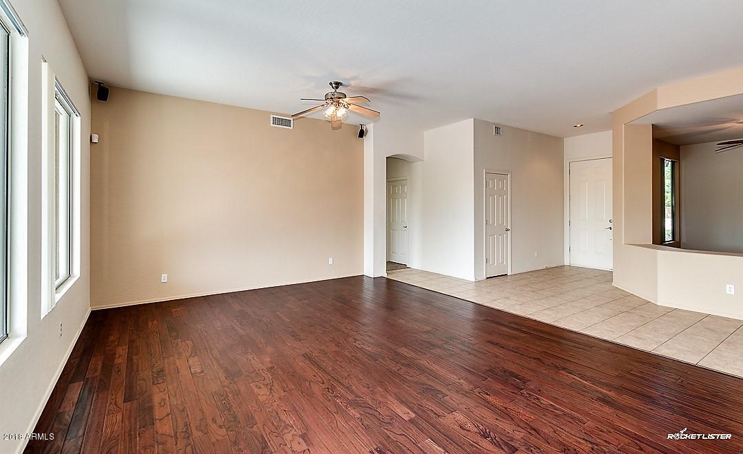 8699 West Bajada Road Peoria, AZ 85383 - Photo 3 of 42 ENTRY / LIVING ROOM