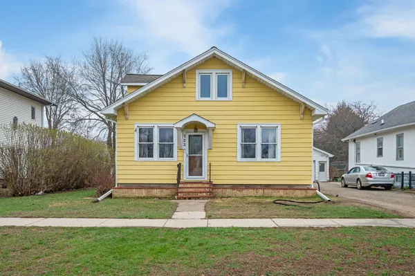 $120,000 | 722 East 3rd Street, Fairmont, MN 56031