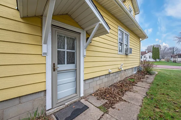 $120,000 | 722 East 3rd Street, Fairmont, MN 56031