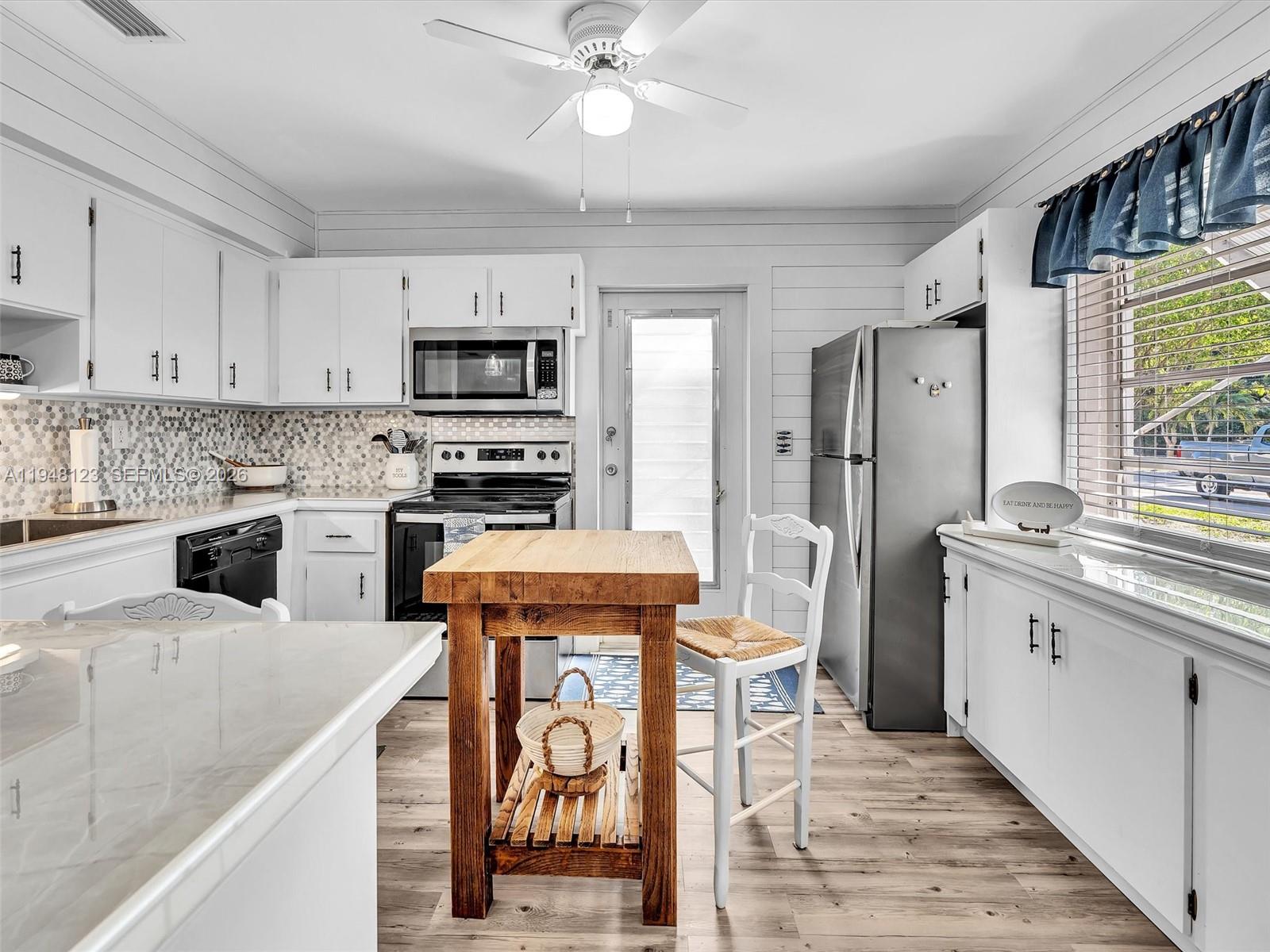 2539 Cleveland Street Hollywood, FL 33020 - Photo 15 of 52 No detail left unturned