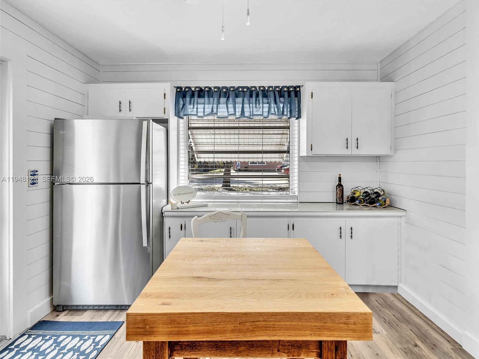 2539 Cleveland Street Hollywood, FL 33020 - Photo 19 of 52 tasteful and charming