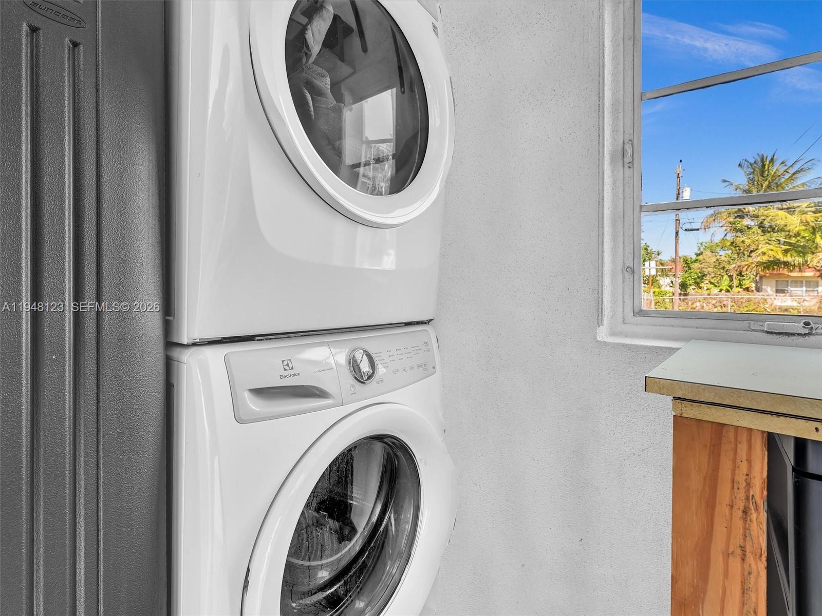 2539 Cleveland Street Hollywood, FL 33020 - Photo 30 of 52