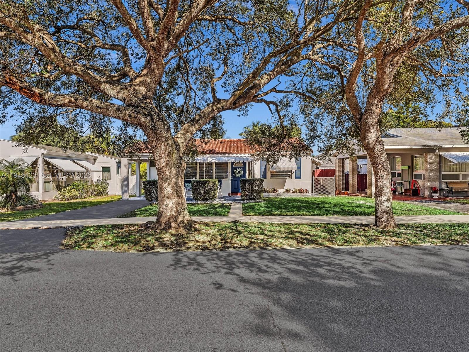 2539 Cleveland Street Hollywood, FL 33020 - Photo 36 of 52 Come explore the beautiful home