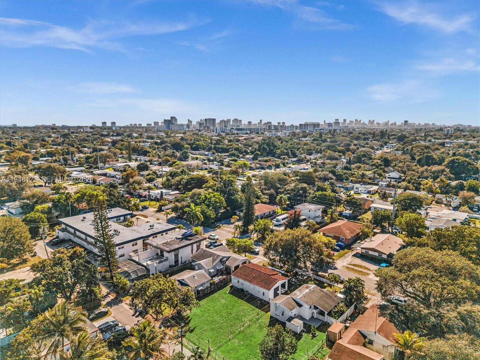 2539 Cleveland Street Hollywood, FL 33020 - Photo 41 of 52