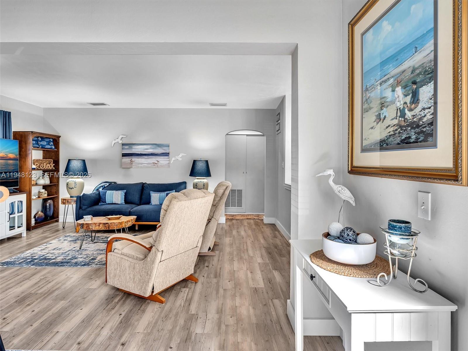 2539 Cleveland Street Hollywood, FL 33020 - Photo 5 of 52