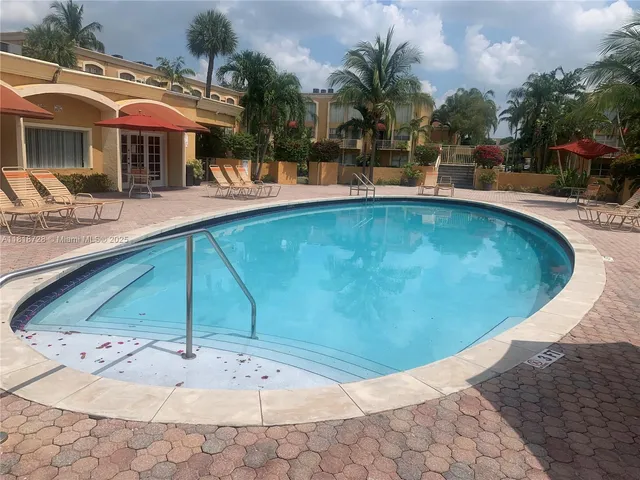 $250,000 | 17911 Northwest 68th Avenue, Unit O104, Hialeah, FL 33015
