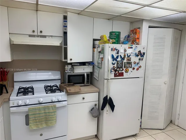 $250,000 | 17911 Northwest 68th Avenue, Unit O104, Hialeah, FL 33015