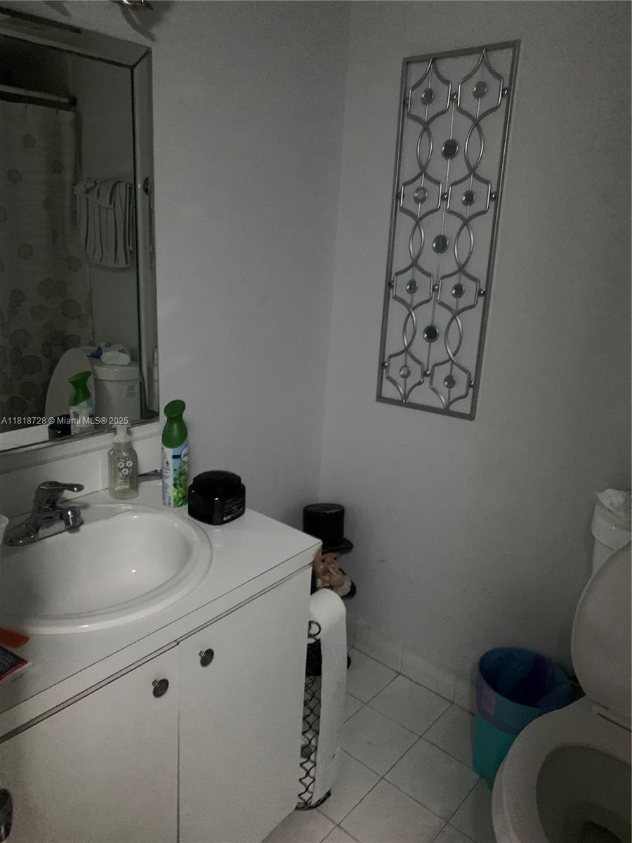 17911 Northwest 68th Avenue, Unit O104 Hialeah, FL 33015 - Photo 7 of 31