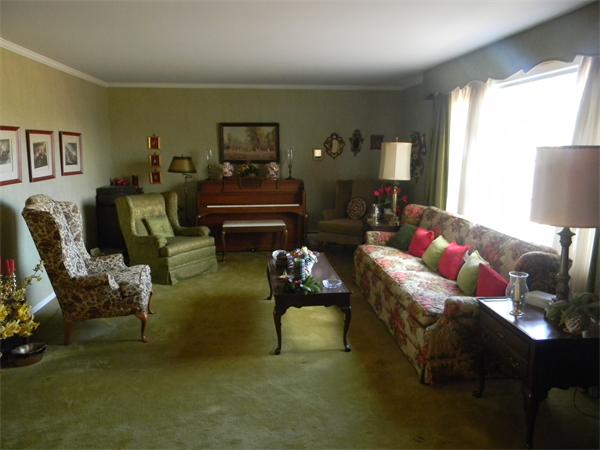 35 West Colonial Road Wilbraham, MA 01095 - Photo 3 of 10