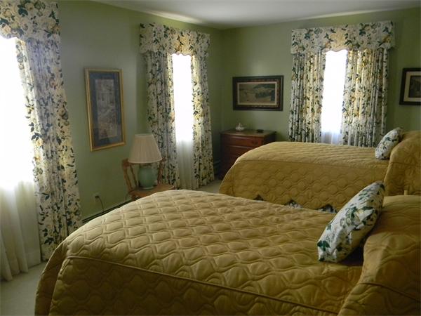 35 West Colonial Road Wilbraham, MA 01095 - Photo 9 of 10
