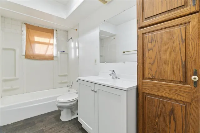 $240,000 | 2311 Elisha Avenue, Zion, IL 60099