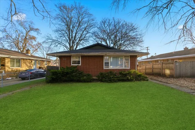 $240,000 | 2311 Elisha Avenue, Zion, IL 60099