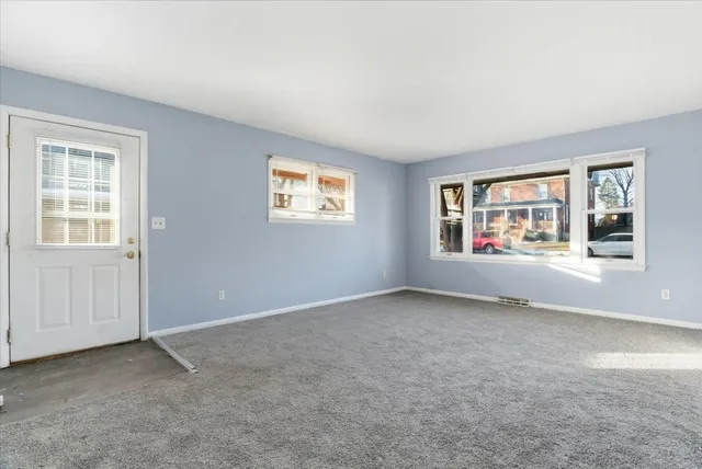 $240,000 | 2311 Elisha Avenue, Zion, IL 60099