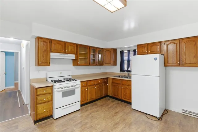 $240,000 | 2311 Elisha Avenue, Zion, IL 60099