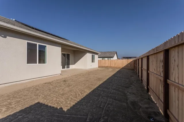 a view of an outdoor space