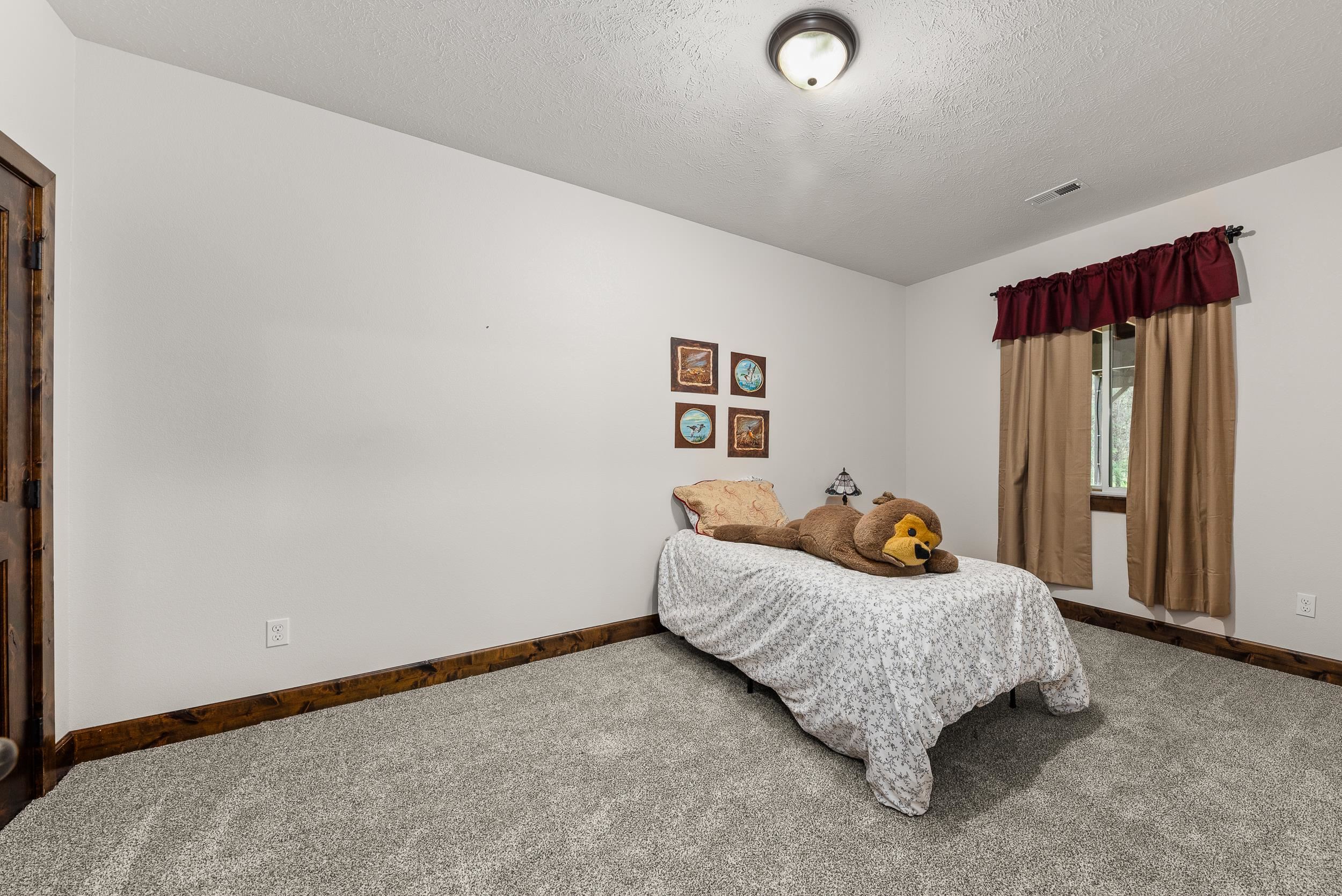 8508 South Vicari Road Spokane, WA 99206 - Photo 17 of 39