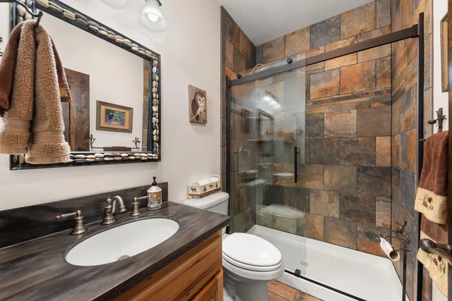 $1,250,000 | 8508 South Vicari Road, Spokane, WA 99206