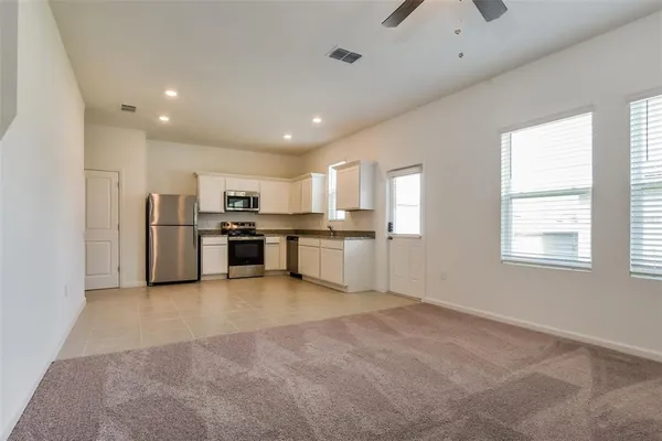 $2,145 | 2084 Hemingway Circle, Groveland, FL 34736