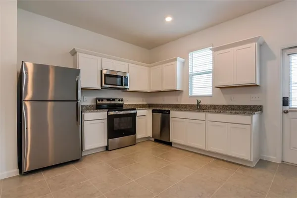 $2,145 | 2084 Hemingway Circle, Groveland, FL 34736