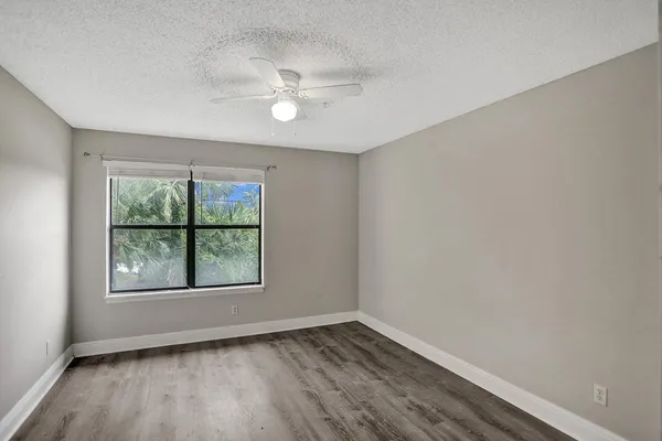 $2,000 | 2301 North Congress Avenue, Unit 21, Boynton Beach, FL 33426