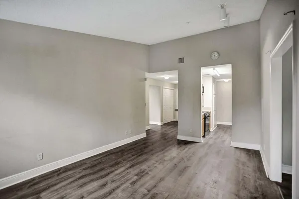 $2,000 | 2301 North Congress Avenue, Unit 21, Boynton Beach, FL 33426