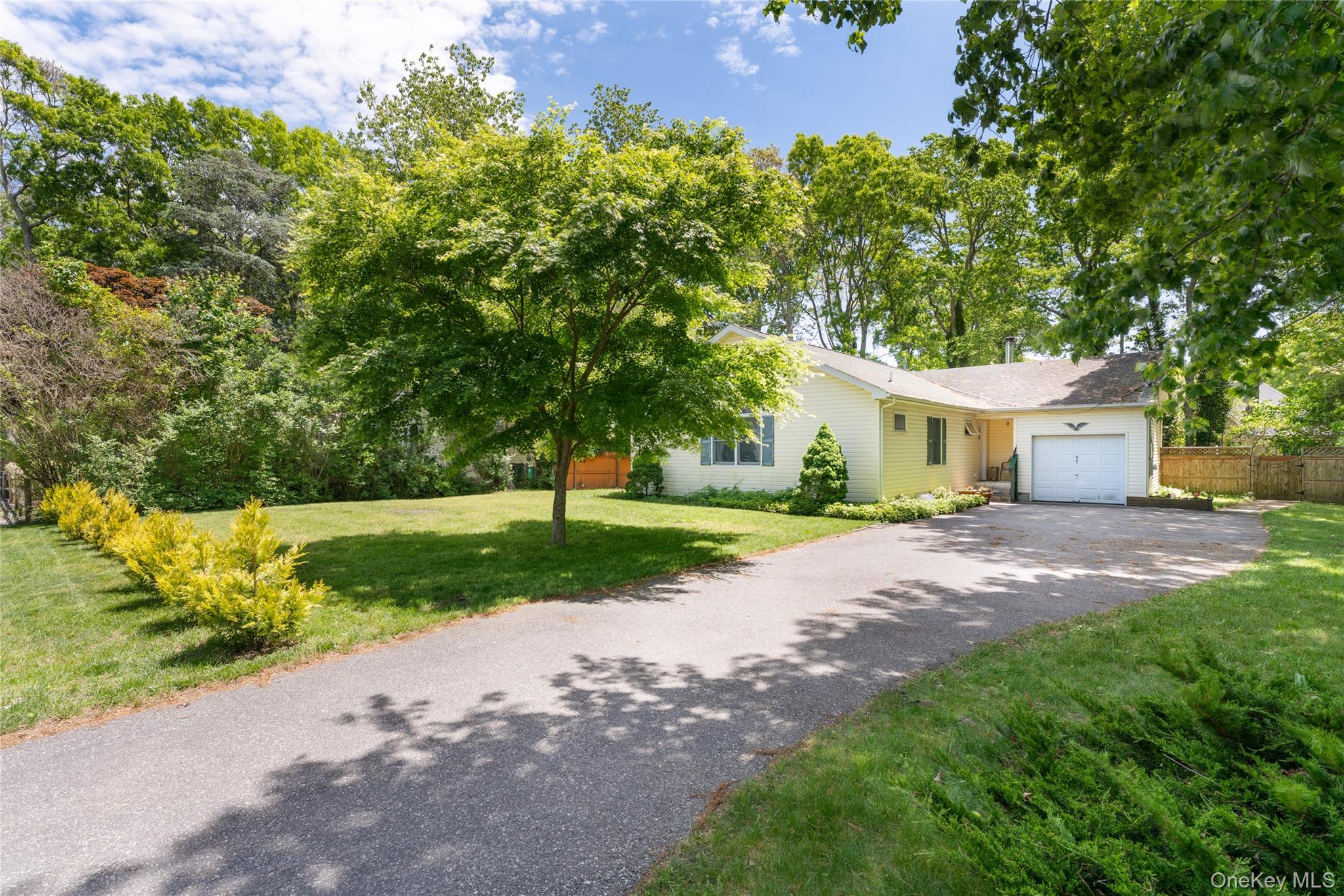 47 Suffolk Road Hampton Bays, NY 11946 - Photo 2 of 42