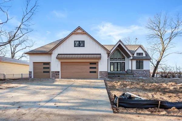 $2,200,000 | 3308 East Shore Drive, Portage, MI 49002