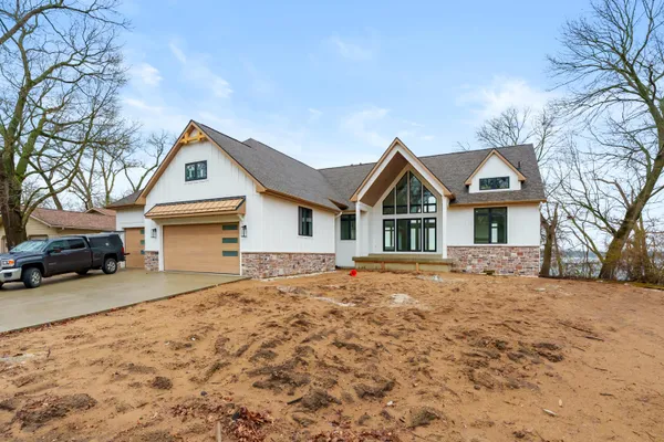 $2,200,000 | 3308 East Shore Drive, Portage, MI 49002