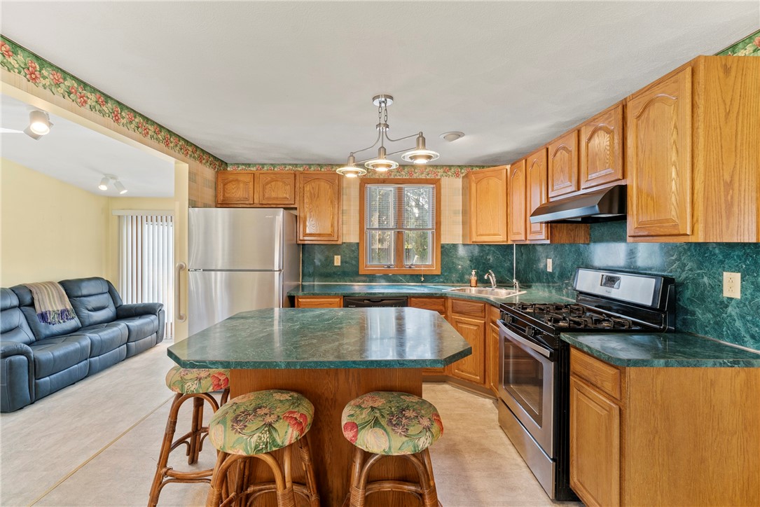 19 Mystic Drive Warwick, RI 02889 - Photo 13 of 43