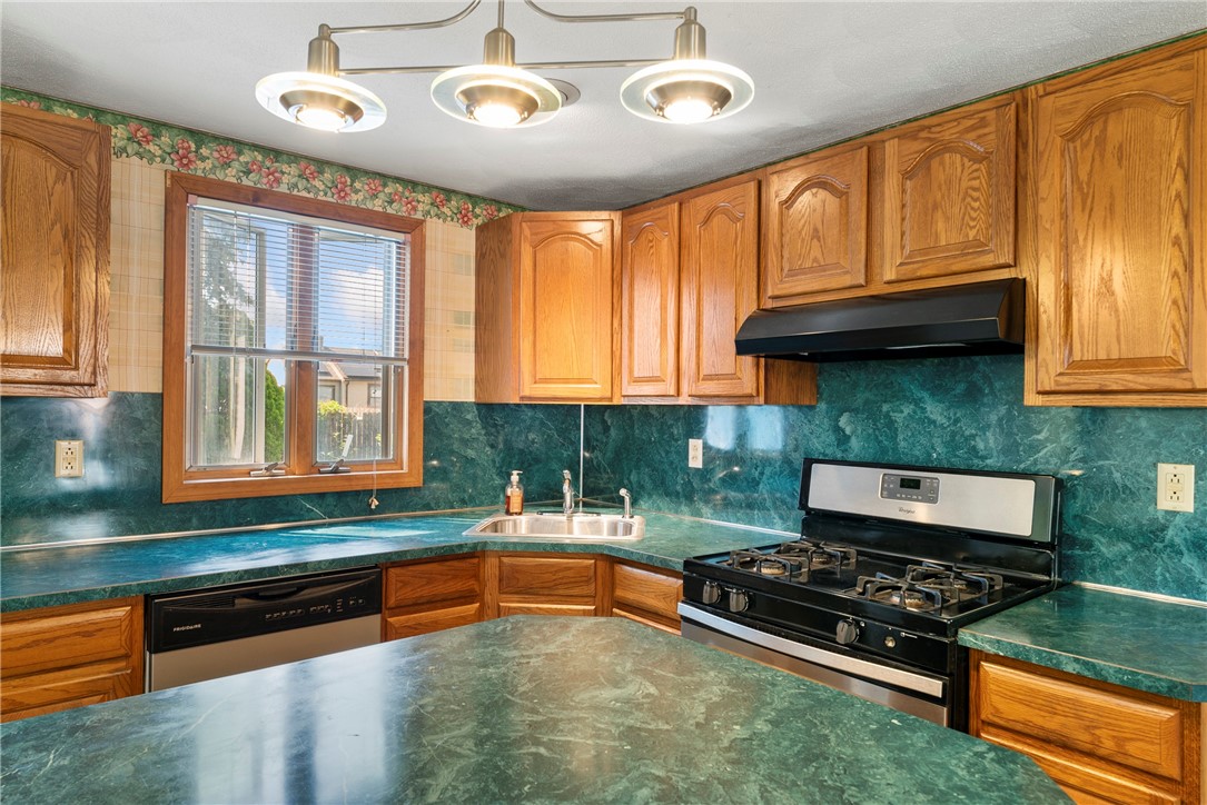 19 Mystic Drive Warwick, RI 02889 - Photo 15 of 43