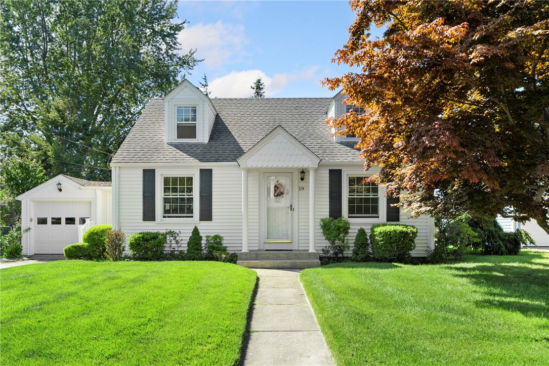 19 Mystic Drive Warwick, RI 02889 - Photo 2 of 43