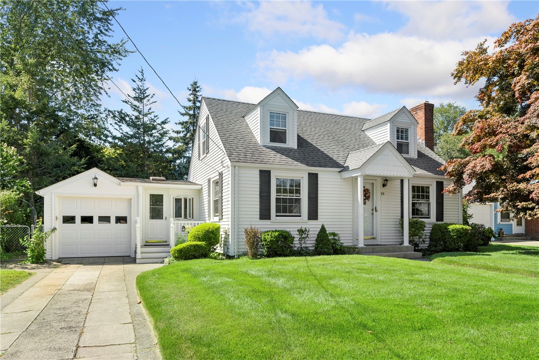 19 Mystic Drive Warwick, RI 02889 - Photo 4 of 43