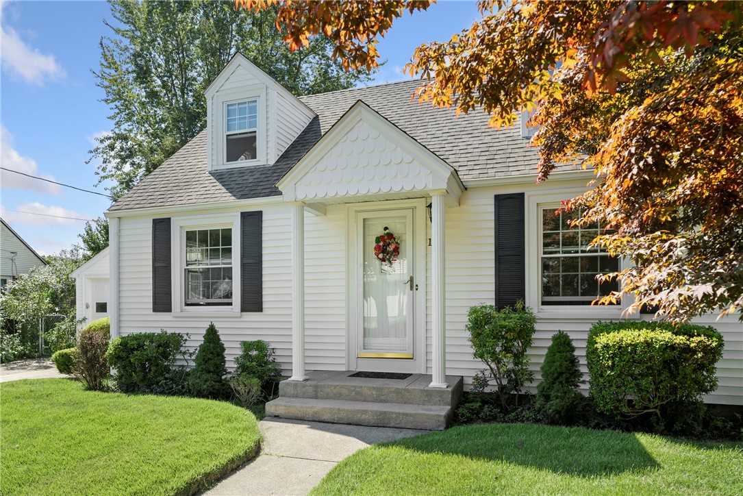 19 Mystic Drive Warwick, RI 02889 - Photo 5 of 43