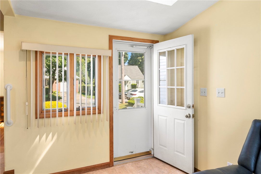 19 Mystic Drive Warwick, RI 02889 - Photo 8 of 43