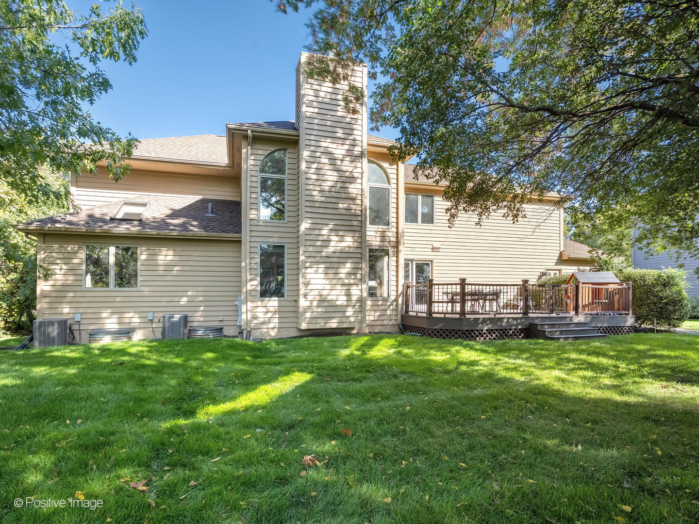 541 68th Street Willowbrook, IL 60527 - Photo 36 of 43 a view of a house with a yard and sitting area
