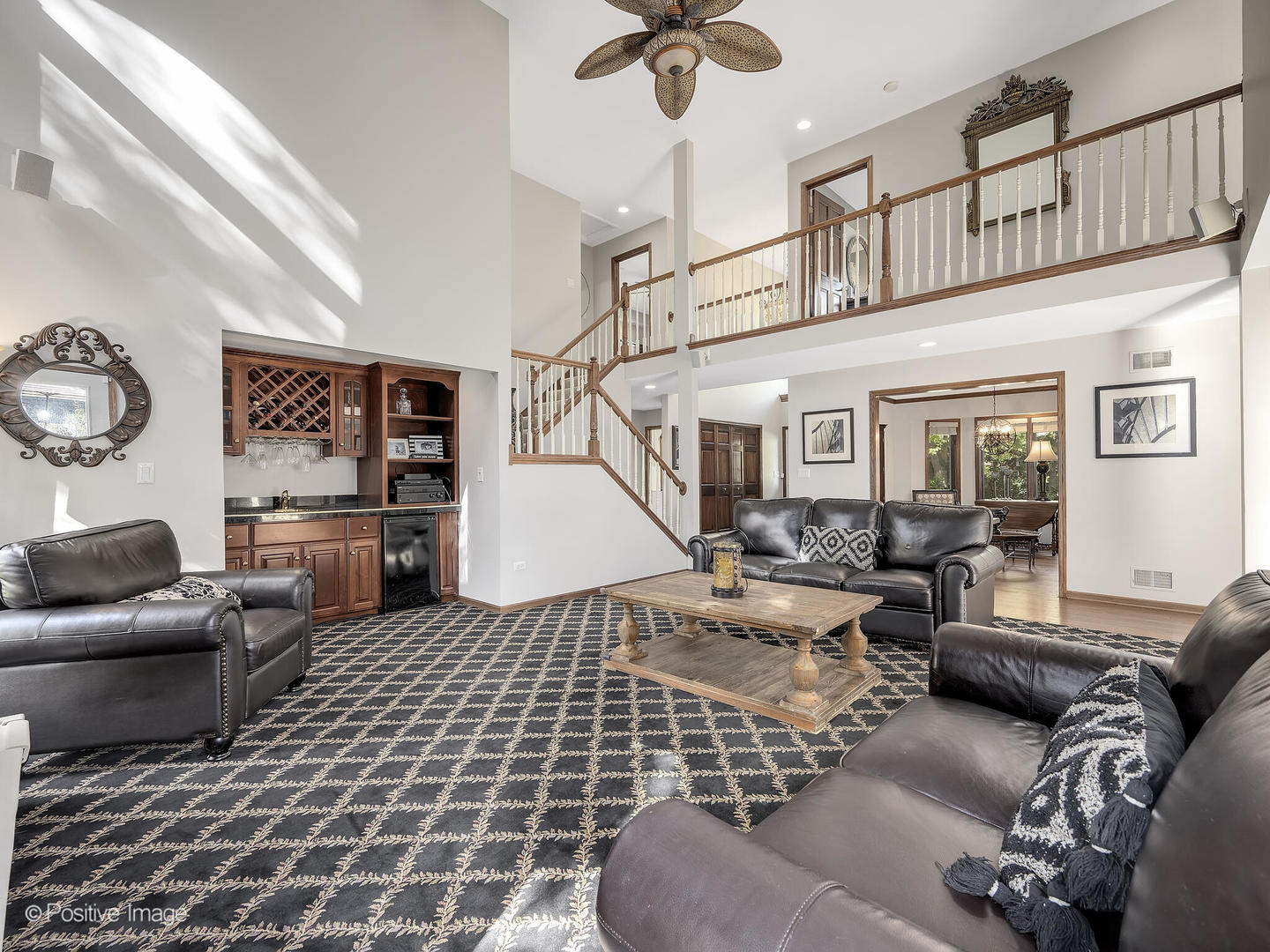 541 68th Street Willowbrook, IL 60527 - Photo 8 of 43 a living room with furniture