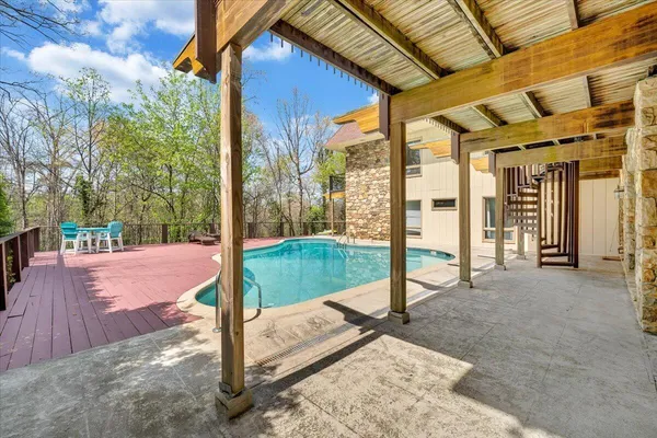 $1,000,000 | 3244 Pineland Road Southwest, Roanoke, VA 24018
