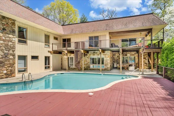 $1,000,000 | 3244 Pineland Road Southwest, Roanoke, VA 24018