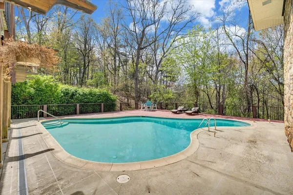 $1,000,000 | 3244 Pineland Road Southwest, Roanoke, VA 24018