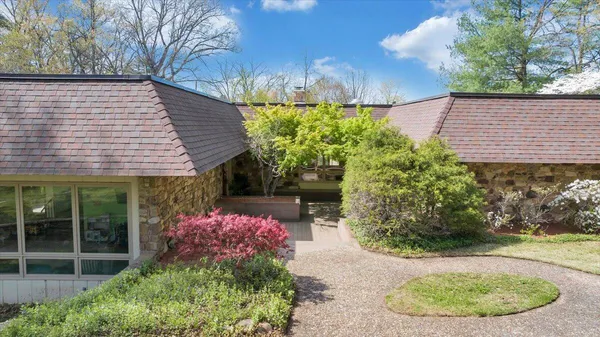 $1,000,000 | 3244 Pineland Road Southwest, Roanoke, VA 24018