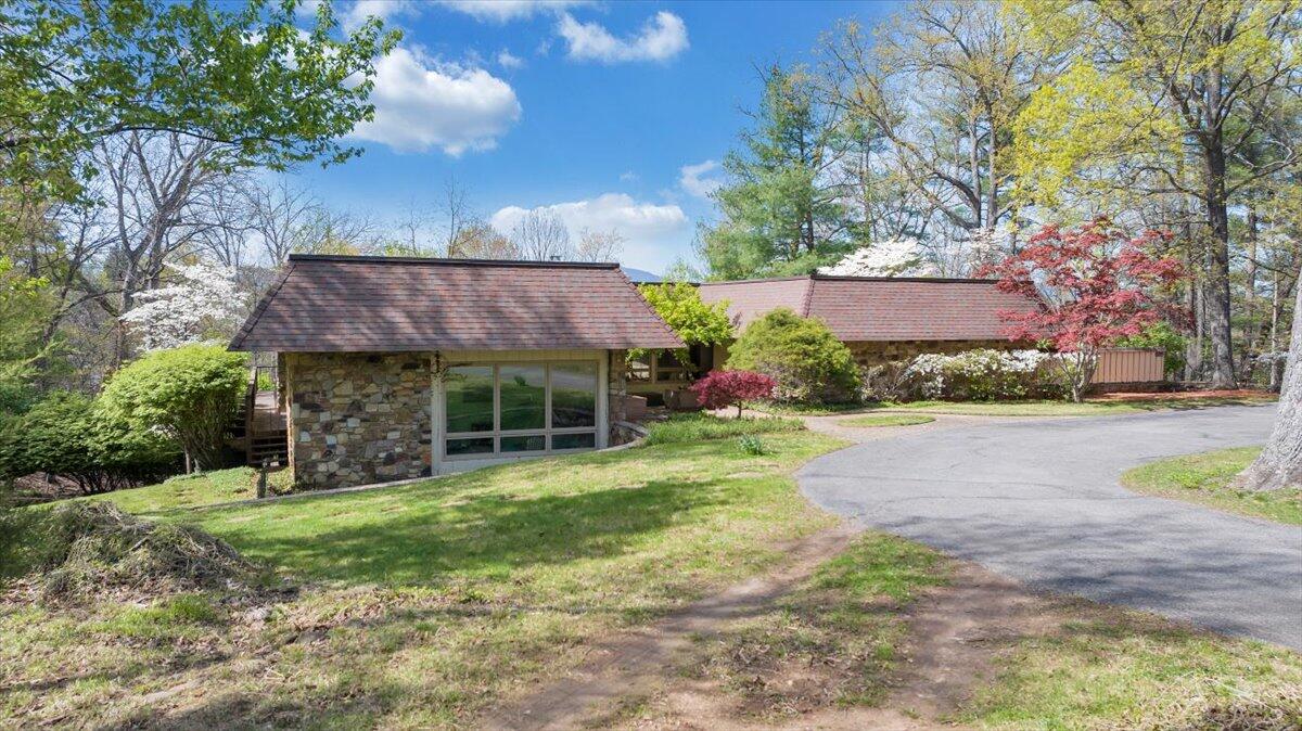 3244 Pineland Road Southwest Roanoke, VA 24018 - Photo 125 of 141 125-DJI_20260408135031_0324_D