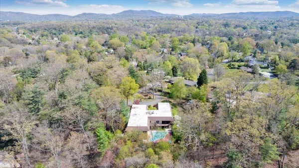 $1,000,000 | 3244 Pineland Road Southwest, Roanoke, VA 24018