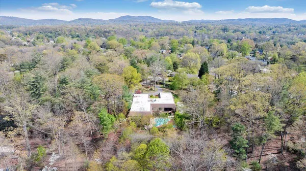 $1,000,000 | 3244 Pineland Road Southwest, Roanoke, VA 24018