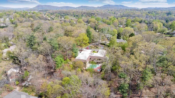 $1,000,000 | 3244 Pineland Road Southwest, Roanoke, VA 24018