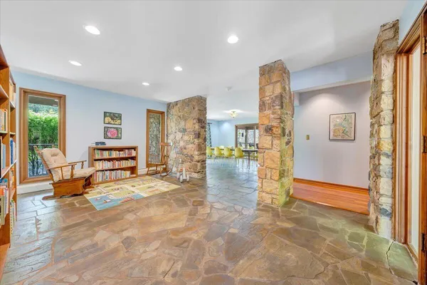 $1,000,000 | 3244 Pineland Road Southwest, Roanoke, VA 24018
