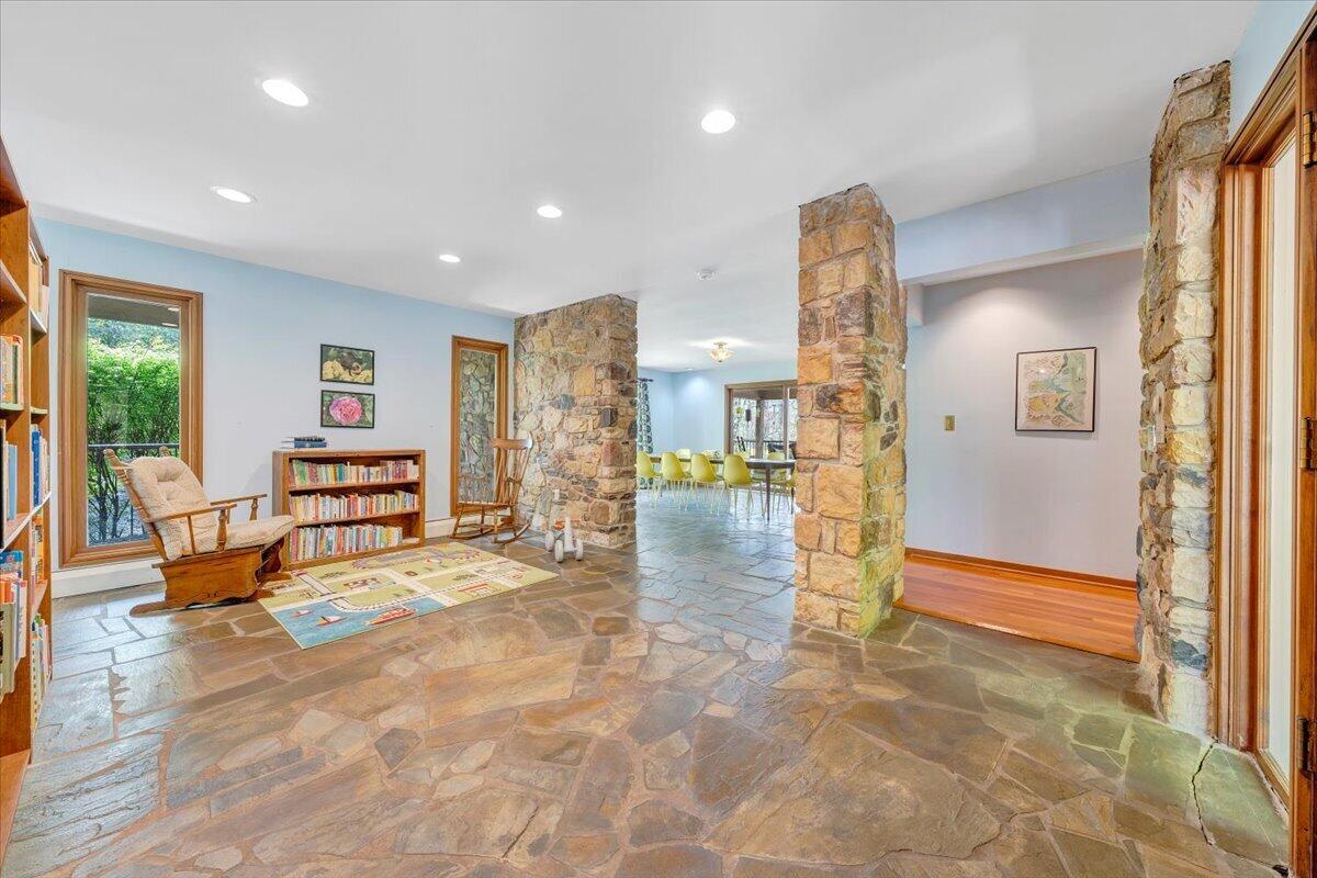 3244 Pineland Road Southwest Roanoke, VA 24018 - Photo 16 of 141 016-MIB01152