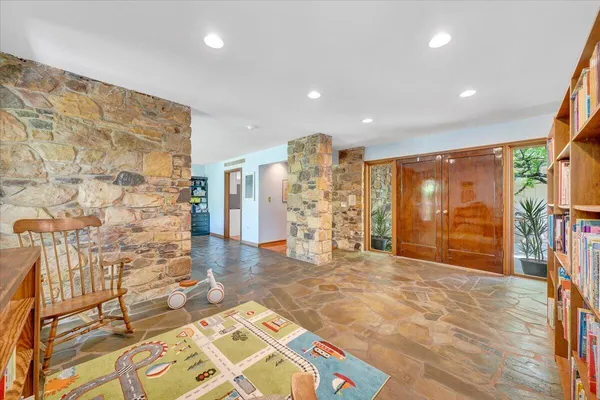 $1,000,000 | 3244 Pineland Road Southwest, Roanoke, VA 24018