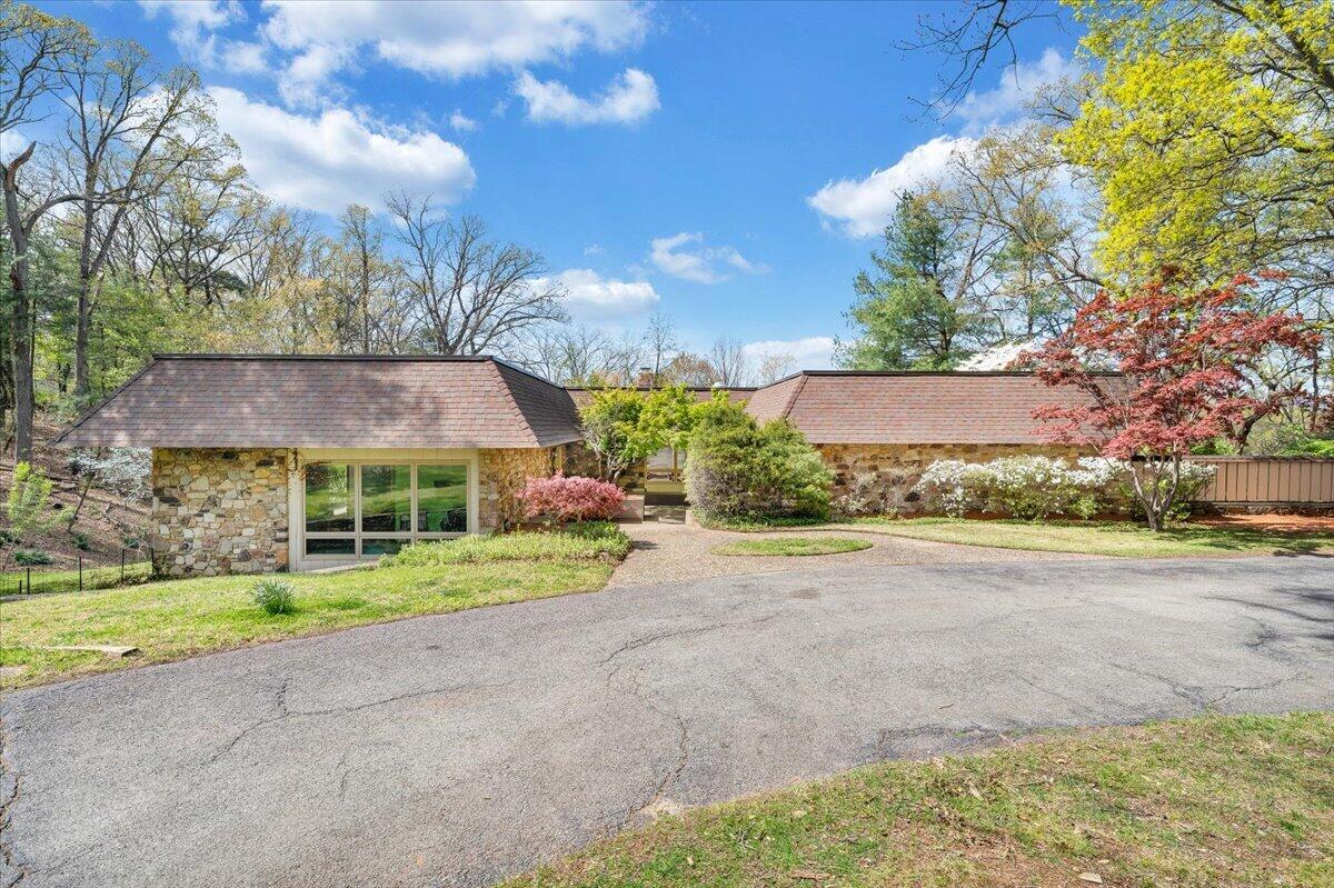 3244 Pineland Road Southwest Roanoke, VA 24018 - Photo 2 of 141 002-MIB01371